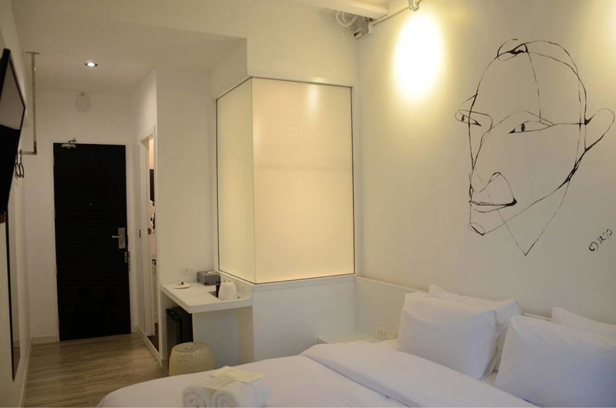 3 Howw Hostel At Sukhumvit 21 Бангкок Экстерьер фото