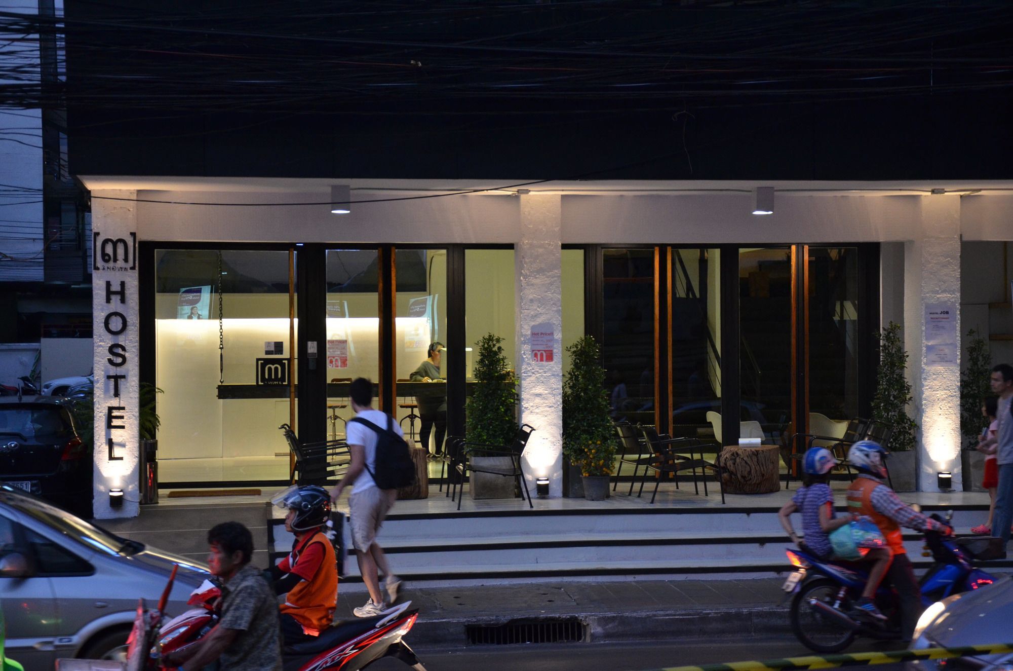 3 Howw Hostel At Sukhumvit 21 Бангкок Экстерьер фото