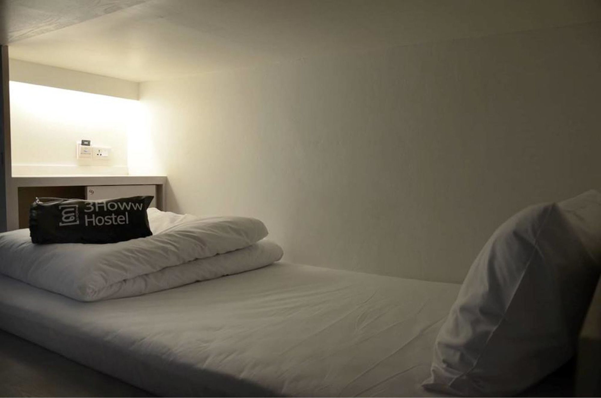3 Howw Hostel At Sukhumvit 21 Бангкок Экстерьер фото