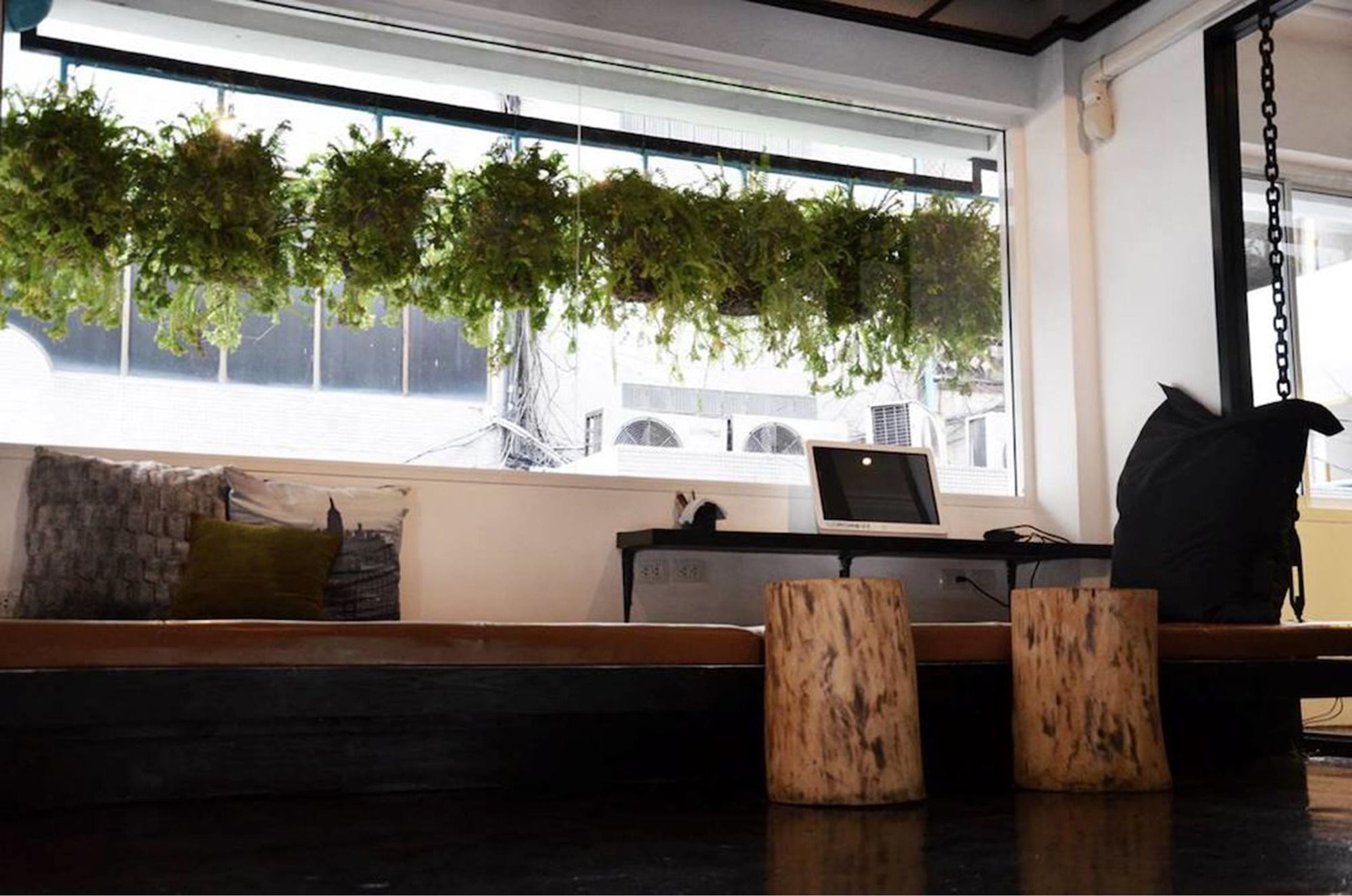 3 Howw Hostel At Sukhumvit 21 Бангкок Экстерьер фото