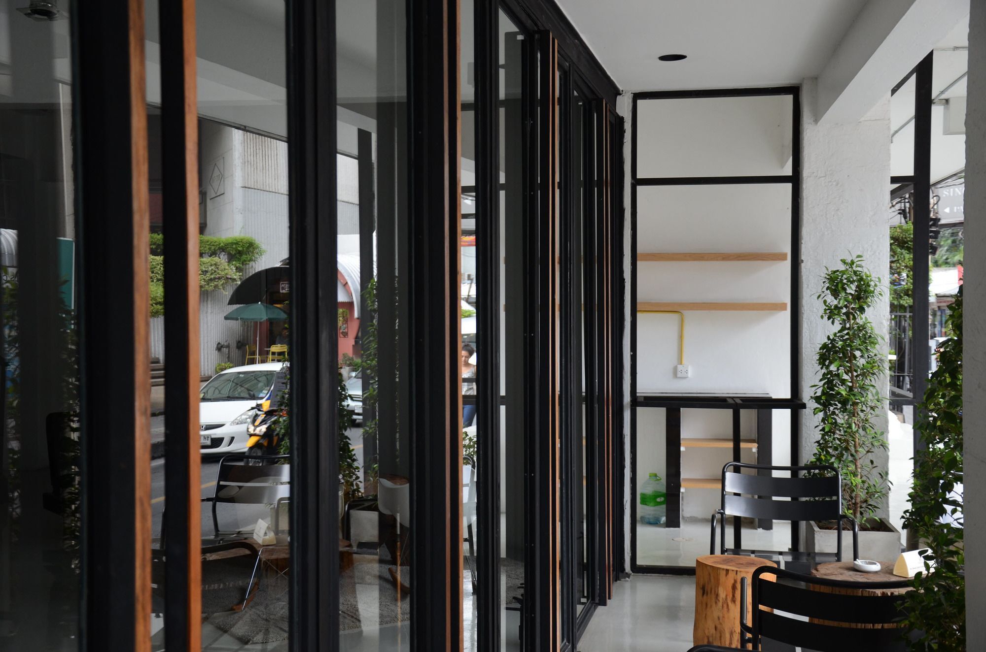 3 Howw Hostel At Sukhumvit 21 Бангкок Экстерьер фото