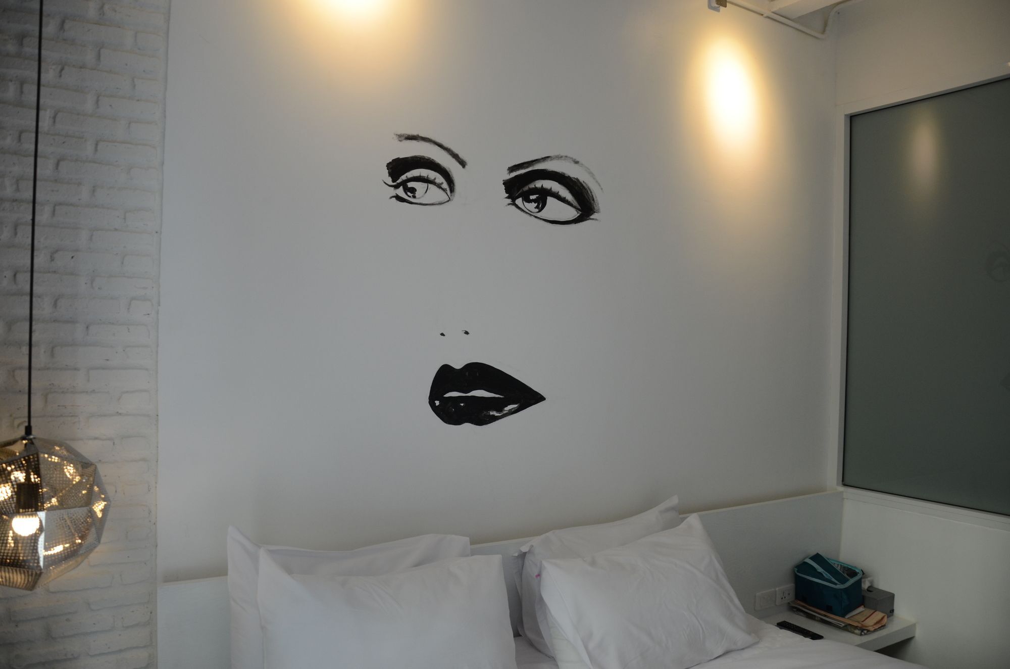 3 Howw Hostel At Sukhumvit 21 Бангкок Экстерьер фото